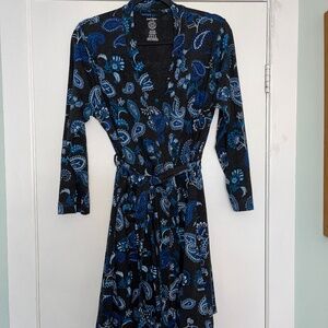 Lord & Taylor (S) 100% cotton paisley short bathrobe in charcoal & blue.